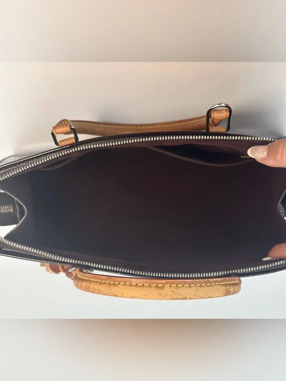 Louis Vuitton Vernis Neo Triangle Amarante Patent Leather Bag